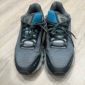 Under Armor Sneakers